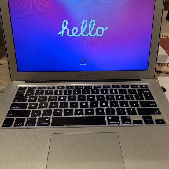 Apple MacBook Air 13" (128GB SSD, Intel Core i5, 1.6GHz, 8GB RAM) Laptop